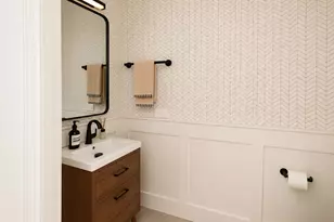 855 N May St, Chicago, IL 60642 - Photo 8