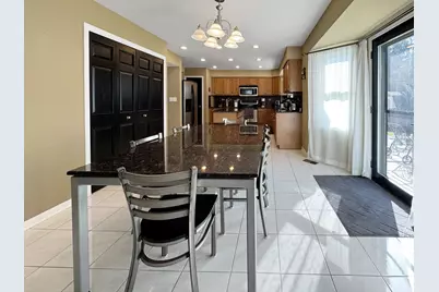 324 Chesapeake Lane, Bloomingdale, IL 60108 - Photo 4
