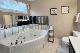324 Chesapeake Ln, Bloomingdale, IL 60108 - Photo 18
