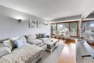 5652 S Parkside Ave, Chicago, IL 60638 - Photo 2