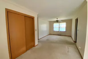 2271 Fitchome St, Aurora, IL 60506 - Photo 4