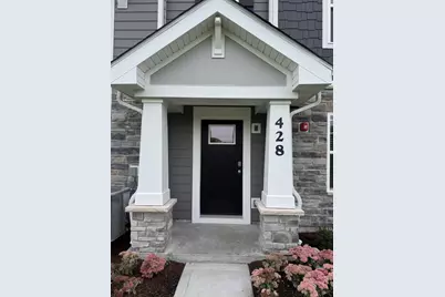 428 Lakeshore Court #428, Saint Charles, IL 60174 - Photo 2