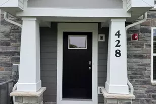 428 Lakeshore Ct, Saint Charles, IL 60174 - Photo 2
