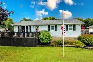 809 N Market St, Watseka, IL 60970 - Photo 1