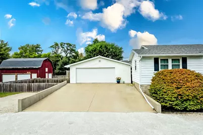 809 N Market Street, Watseka, IL 60970 - Photo 6