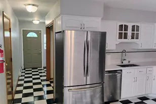 904 S Edward St, Mount Prospect, IL 60056 - Photo 2