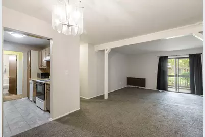 566 Somerset Lane #4, Crystal Lake, IL 60014 - Photo 4