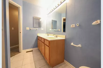 235 E Grand Avenue, Fox Lake, IL 60020 - Photo 44