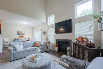 3300 Ronan Drive #3300, Lake in the Hills, IL 60156 - Photo 4