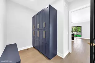 4708 Laurel Ave, Glenview, IL 60025 - Photo 18