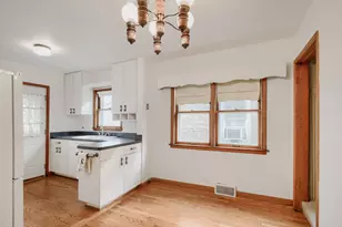 4134 W 58th St, Chicago, IL 60629 - Photo 6