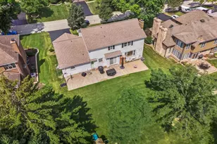 7553 Ridgewood Ln, Burr Ridge, IL 60527 - Photo 46