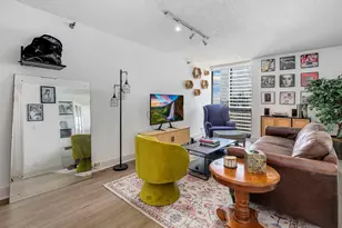 1122 N Clark St, Chicago, IL 60610 - Photo 2