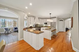 70 Forest Ave, Naperville, IL 60540 - Photo 16