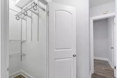 5860 N Kenmore Avenue #104, Chicago, IL 60660 - Photo 10