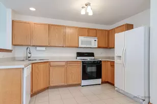665 Morris Ct, Lakemoor, IL 60051 - Photo 10