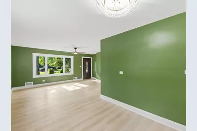 5905 Lee Avenue, Downers Grove, IL 60516 - Photo 2