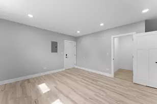 7428 N Rogers Ave, Chicago, IL 60626 - Photo 8