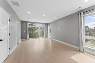 7430 N Hermitage Ave, Chicago, IL 60626 - Photo 2
