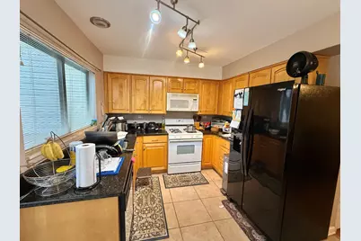 752 Biloxie Court #752, Carol Stream, IL 60188 - Photo 10