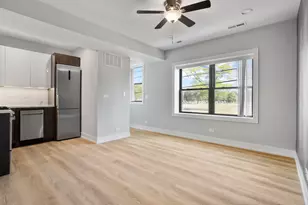 1552 W Juneway Terrace, Chicago, IL 60626 - Photo 2