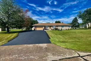 13N568 Gunpowder Ln, Elgin, IL 60123 - Photo 2