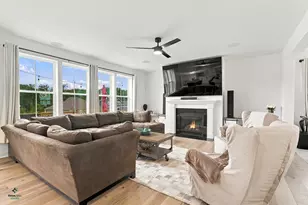 1165 Overhill Ct, Crystal Lake, IL 60012 - Photo 6