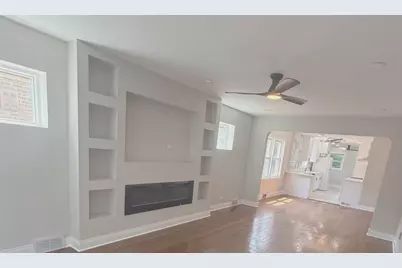 8926 S Paxton Avenue, Chicago, IL 60617 - Photo 16