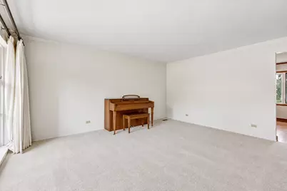 385 Pleasant Street, Hoffman Estates, IL 60169 - Photo 8