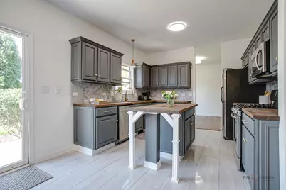 614 Aspen Court, Antioch, IL 60002 - Photo 8