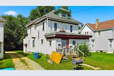 715 W 2nd, Dixon, IL 61021 - Photo 2