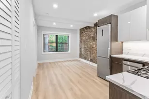 1554 W Juneway Terrace, Chicago, IL 60626 - Photo 2