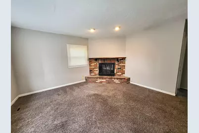 25 Thrush Road, Carpentersville, IL 60110 - Photo 2