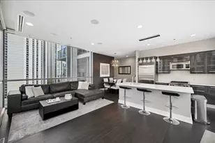 110 W Superior St, Chicago, IL 60654 - Photo 6