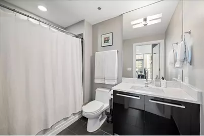 110 W Superior Street #1003, Chicago, IL 60654 - Photo 18