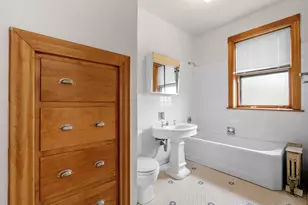 1330 W Birchwood Ave, Chicago, IL 60626 - Photo 26