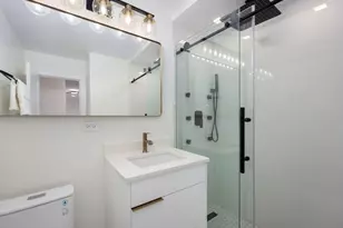 1360 N Sandburg Terrace, Chicago, IL 60610 - Photo 22