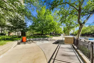 1360 N Sandburg Terrace, Chicago, IL 60610 - Photo 38