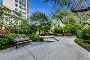 1360 N Sandburg Terrace, Chicago, IL 60610 - Photo 36