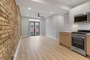 1556 W Juneway Terrace, Chicago, IL 60626 - Photo 2