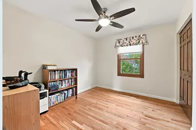 1011 E Amberwood Circle, Naperville, IL 60563 - Photo 26