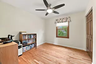 1011 E Amberwood Circle, Naperville, IL 60563 - Photo 26