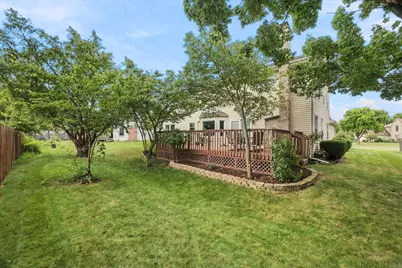 1011 E Amberwood Circle, Naperville, IL 60563 - Photo 32