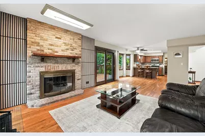 1011 E Amberwood Circle, Naperville, IL 60563 - Photo 16
