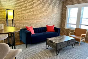 2607 W Gunnison St, Chicago, IL 60625 - Photo 2