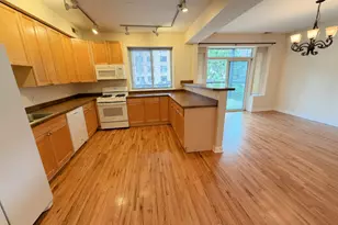 4921 N Winthrop Ave, Chicago, IL 60640 - Photo 2