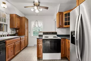 913 W Charles St, Champaign, IL 61821 - Photo 14
