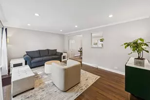 5328 Davis St, Skokie, IL 60077 - Photo 6