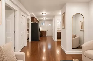 3335 W Byron St, Chicago, IL 60618 - Photo 4