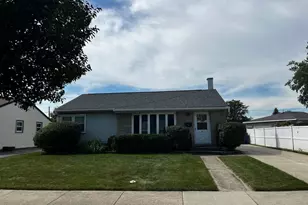 104 N Warrington Rd, Des Plaines, IL 60016 - Photo 1